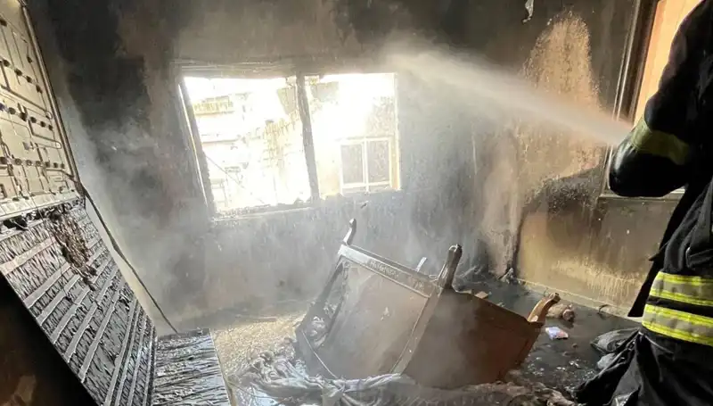 Mersin'de Apartman Dairesinde Yangın: Komşular ve İtfaiye Müdahale Etti