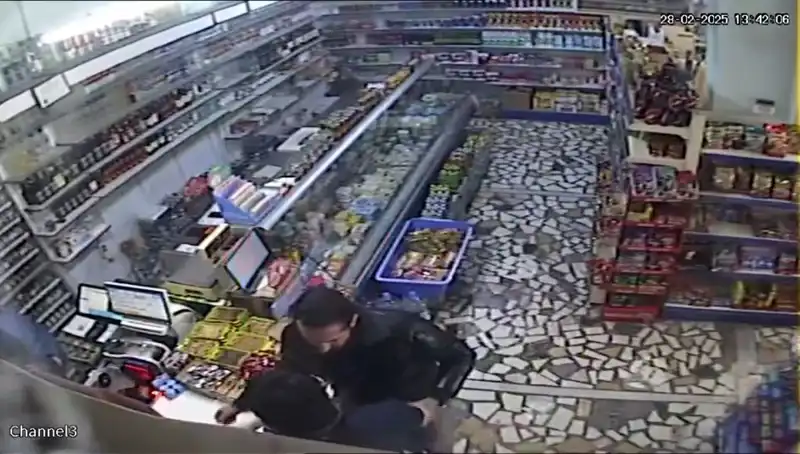 Cezaevi Firarisi Markette Korku Dolu Anlar Yaşattı: Bıçak ve Mermerle Dehşet Saçtı