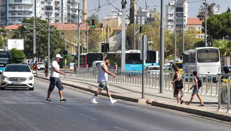 Trafikte Ölümcül Bilinçsizlik: İkinci Sıraya Yerleşen Tehlikeli Davranışlar