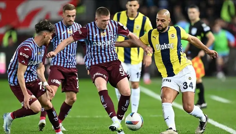 Kadıköy'de Yüzlerce Seyirciyle Süper Lig Derbisi: Fenerbahçe - Trabzonspor