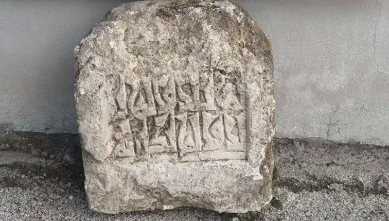 Adana'da Tarihi Eser Operasyonu: 1 Milyon TL Değerinde Buluntular Ele Geçirildi