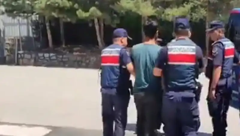 Türkiye Genelinde DAEŞ'e Yönelik Dev Operasyon: 14 İlde 26 Gözaltı