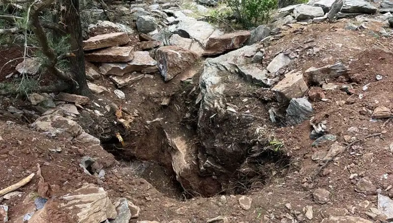 Eski Vali ve Emekli Albay Define Peşinde, Yakayı Ele Verdi