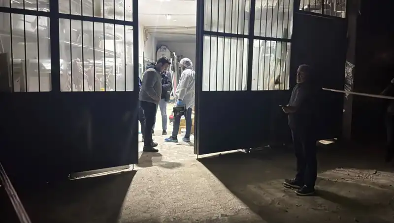 İş Yerinde Şok Eden Cinayet: Battaniyeyle Örtülen Korkunç Olay