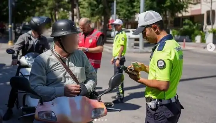 Isparta'da Trafik Denetimlerine Yoğunlaşan Ekipler, Kazaları Azaltmayı Hedefliyor
