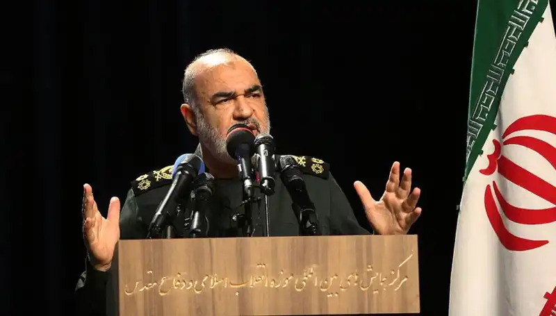 İran Devrim Muhafızları'ndan Trump’a Sert Yanıt: "Cevabımız Yıkıcı Olacak"