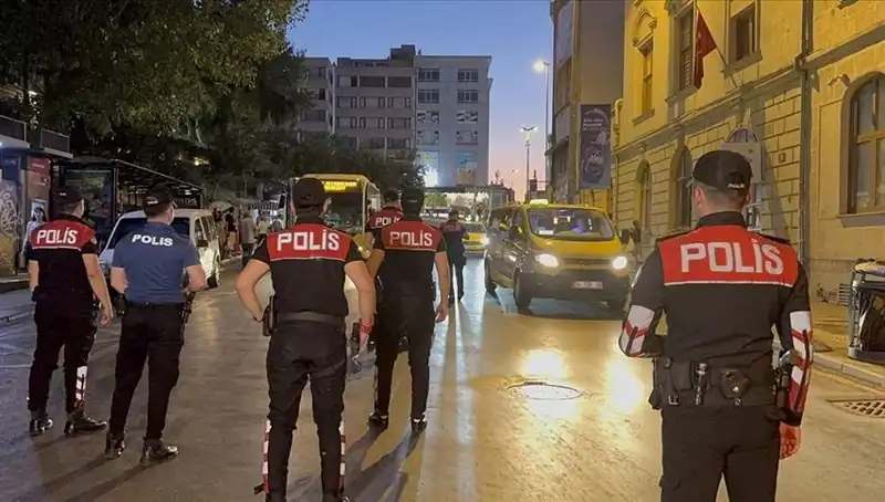 İstanbul’da Asayiş Operasyonu: 4 Saatte Yüzlerce Gözaltı Yapıldı