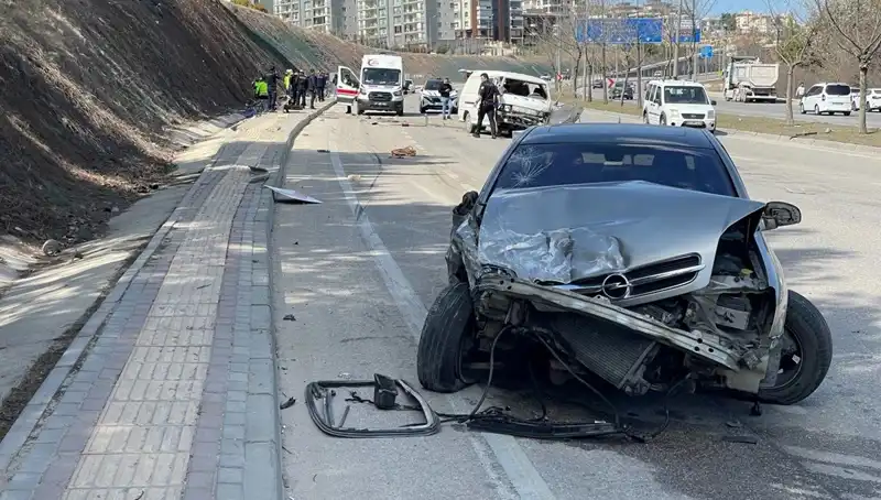 Otomobil Kazası: Minibüsle Çarpışma Sonucu Bir Kişi Hayatını Kaybetti