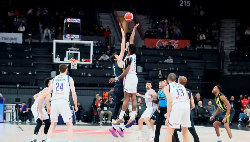 Anadolu Efes ve Panathinaikos, basketbolseverleri heyecanlandıran maça çıkıyor!