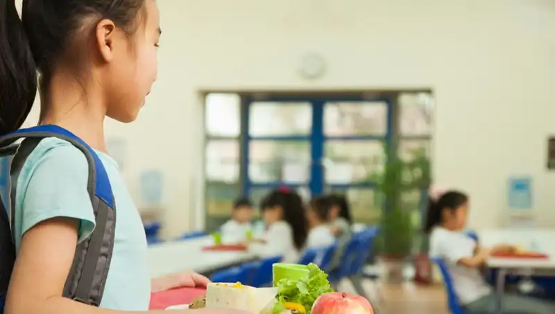 İspanya Obeziteyle Mücadelede Çığır Açıyor: Yağlı Yiyecekler Restoran Menülerinden Çıkıyor