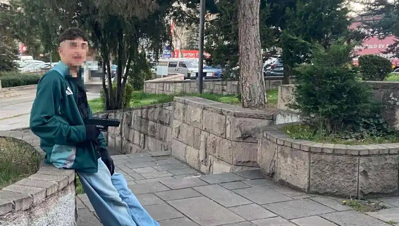 Yol Verme Kavgası: Üç Kardeş ve Babaları Üzerine Gölge Düşüren Ölüm Olayı