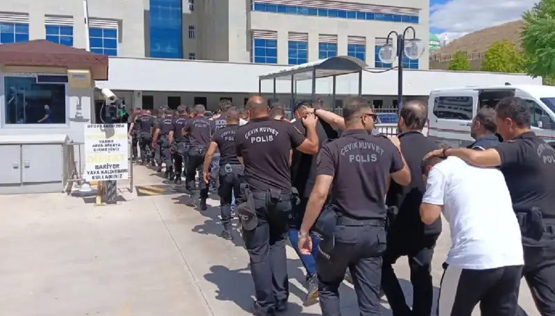 Ankara'da Tehditle Haraç Veren Çeteye Büyük Operasyon: Avukatlar da Yakalandı
