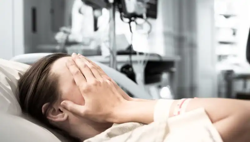 32 Yaşındaki Genç Kadın İçin Korkunç Prognosis: Ağrı Kesici ile Eve Gönderildi