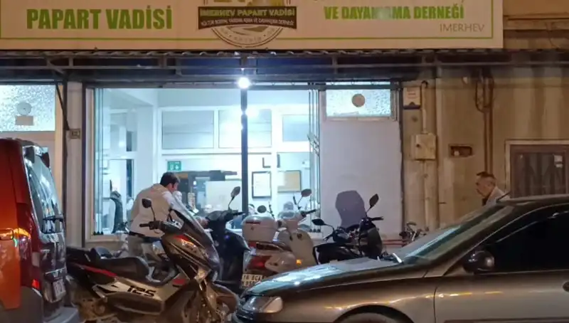 Yerel Bıçaklı Kavga: Bir Genç Hayat Mücadelesi Veriyor