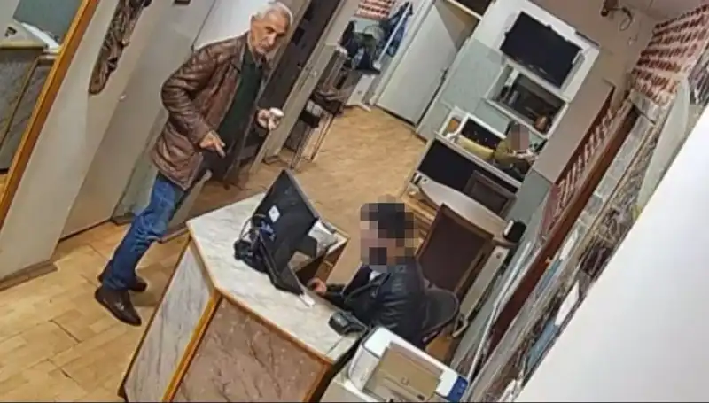 Özgür Özel’e Saldıran Selçuk Tengioğlu’nun Gazetelerde Yer Alan Son Görüntüleri