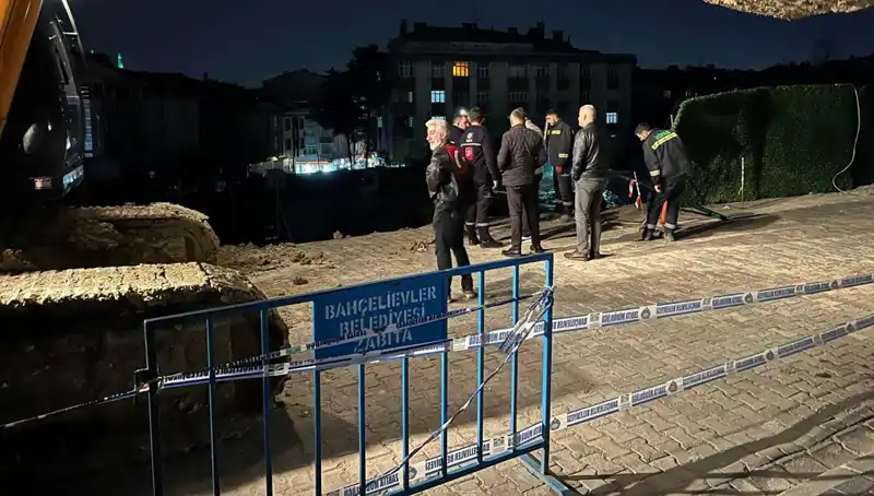 İstanbul'da İnşaat Alanında Yaşanan Göz Kamaştıran Çökme Olayı