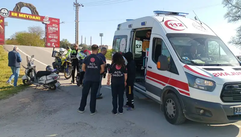 Edirne'de Motosiklet Kazası: Hayatını Kaybeden 2 Genç, Şehirdeki Yas Havasını Arttırdı